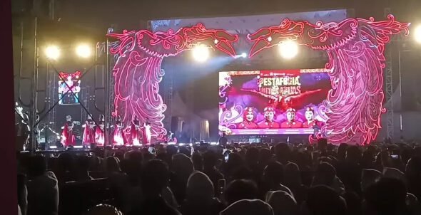 1204.Ribuan Warga Serbu Pestaforia HUT Kapuas, Stadion Panunjung Tarung Bergemuruh