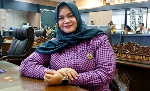 0102.Wardatun Desak Pemerataan Pendidikan