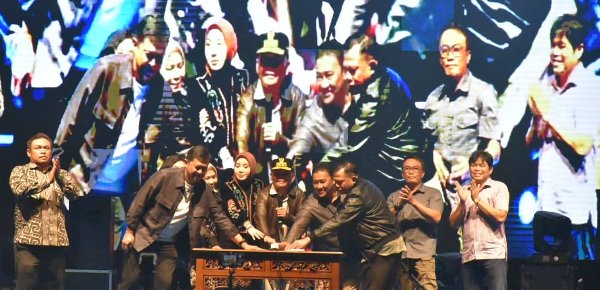0305.Pemprov Kalteng Luncurkan Aplikasi Layanan dan Percepat Digitalisasi Publik