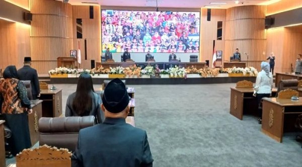 0403.DPRD Barito Utara Paripurnakan Lima Raperda