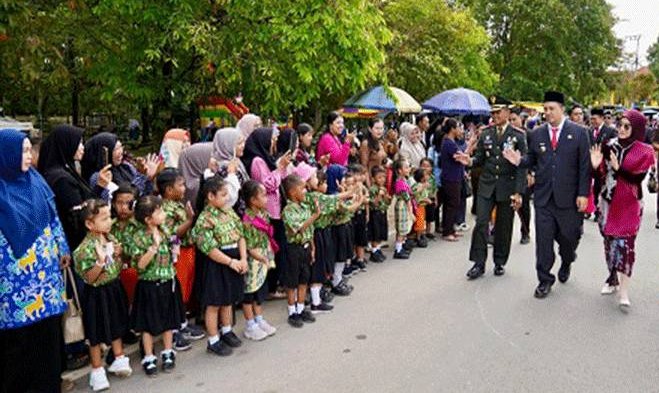 0405.2.045 Anak Tampilkan Tari Baigal, Lamandau Raih Rekor MURI