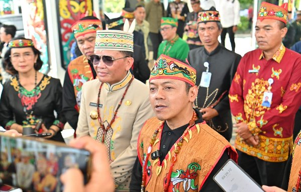 0505.Kalteng Tuai Apresiasi Wamendikdasmen di Hardiknas 2026