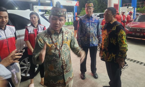 0805.Gubernur Kalteng Larang Kepala Daerah Buat Kebijakan BBM Sendiri