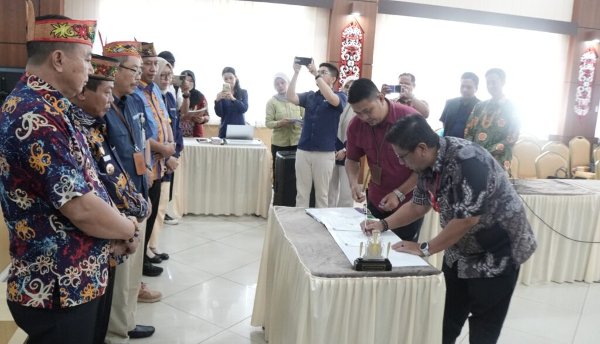 2105.Bupati Kapuas Dorong CSR Bantu Pembiayaan JKN