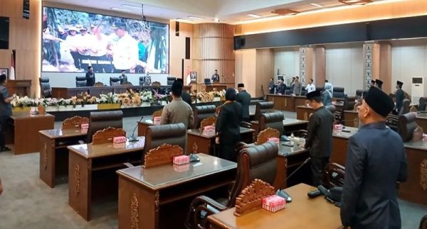 3003.DPRD Barito Utara Bahas LKPj 2025