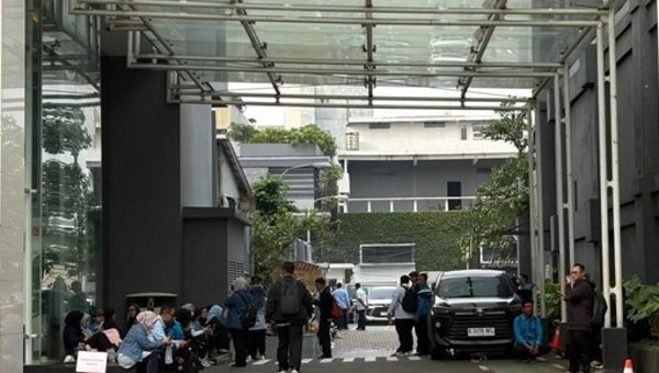 0306.Penyidik Tipidsus Kejagung Geledah Kantor BGN