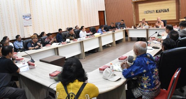 0406.Pemkab Kapuas Mediasi Sengketa Lahan Koperasi dan Perusahaan Sawit