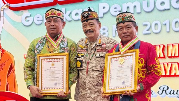 0706.Wiyatno Raih Penghargaan Kehormatan Gerdayak Indonesia