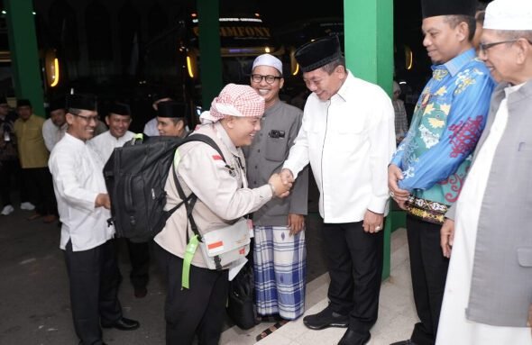 1006.Jemaah Haji Asal Kapuas Tiba di Tanah Air