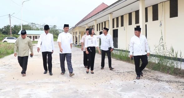 1206.Per 1 Agustus Retribusi Pemotongan Unggas Naik Jadi Rp300