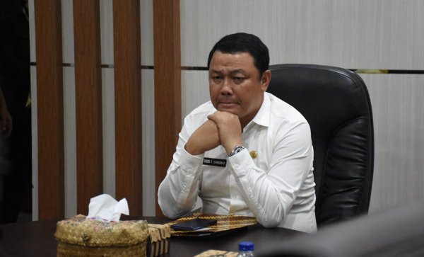 1607.Pemkab Kapuas Desak PT GIJ Segera Bayar Hak Petani Kemitraan