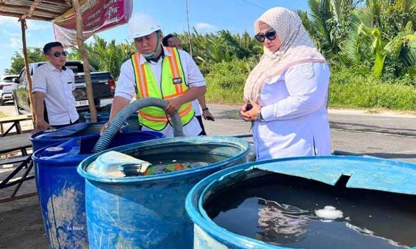 2507.Warga Terdampak Kekeringan di Kotim Terima Pasokan 30 Ribu Liter Air Bersih