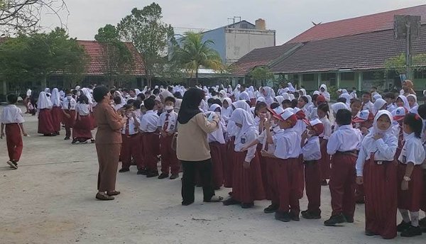 2807.Gara-gara Kabut Asap Sekolah di Sampit Tiadakan Aktivitas Luar Ruangan