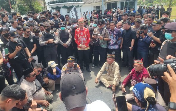 3007.Gubernur Kalteng Desak PLN Tepati Target Pemulihan Listrik pada 5 Agustus-1