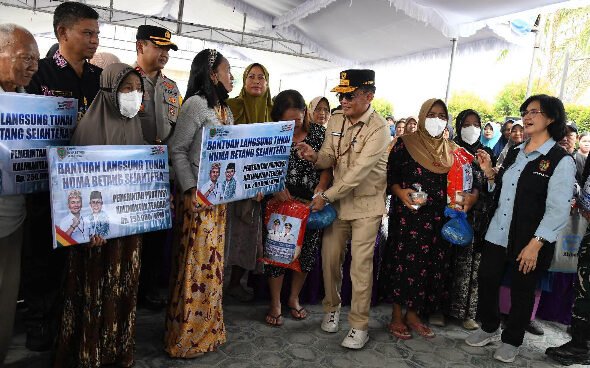 0210.Pemprov Kalteng Salurkan Bantuan Karhutla ke Katingan