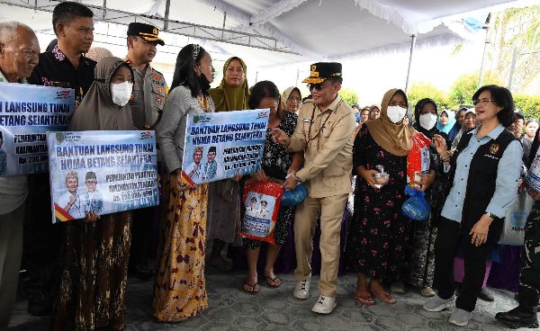 0210.Pemprov Kalteng Salurkan Bantuan Karhutla ke Katingan