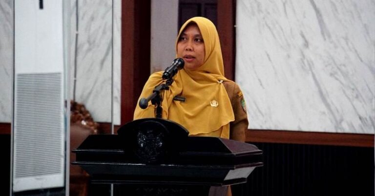 0709-Direktur-RSUD-Muara-Teweh-dr-Hj-Wahidah-Asurawati