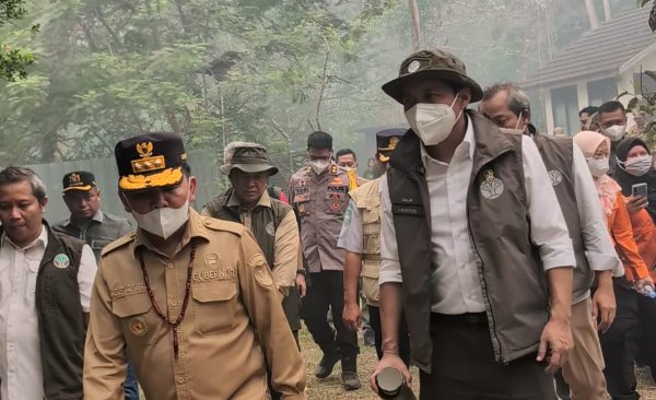 1310.Agustiar Sabran Siapkan Asuransi bagi Relawan Karhutla