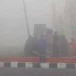 2210.Kabut Asap Membatasi Jarak Pandang Hingga 5 Meter, Mobil Menabrak Trotoar dan Terbalik di Bundaran Polres Kotim