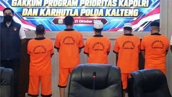 2210.Polda Kalteng Ringkus 23 Tersangka Kasus BBM Ilegal, 9