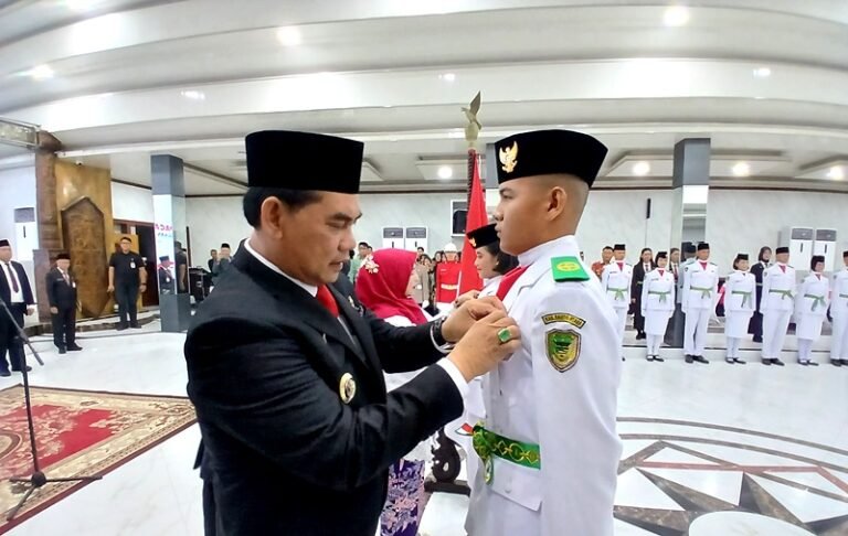 2508-Bupati-Pemasangan-Kendit